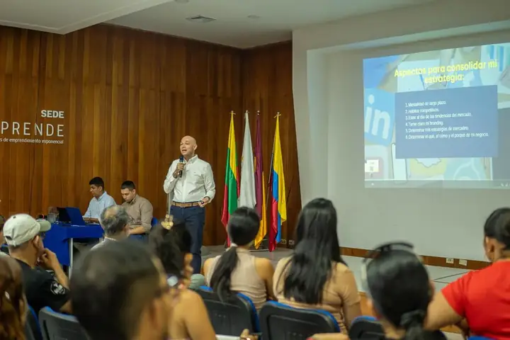 Formación en estrategia digital · Sede Emprende